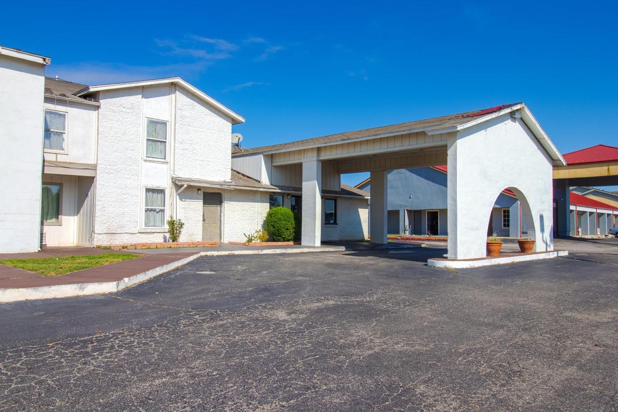Studio Inn Extended Stay Oklahoma City Airport By Oyo מראה חיצוני תמונה