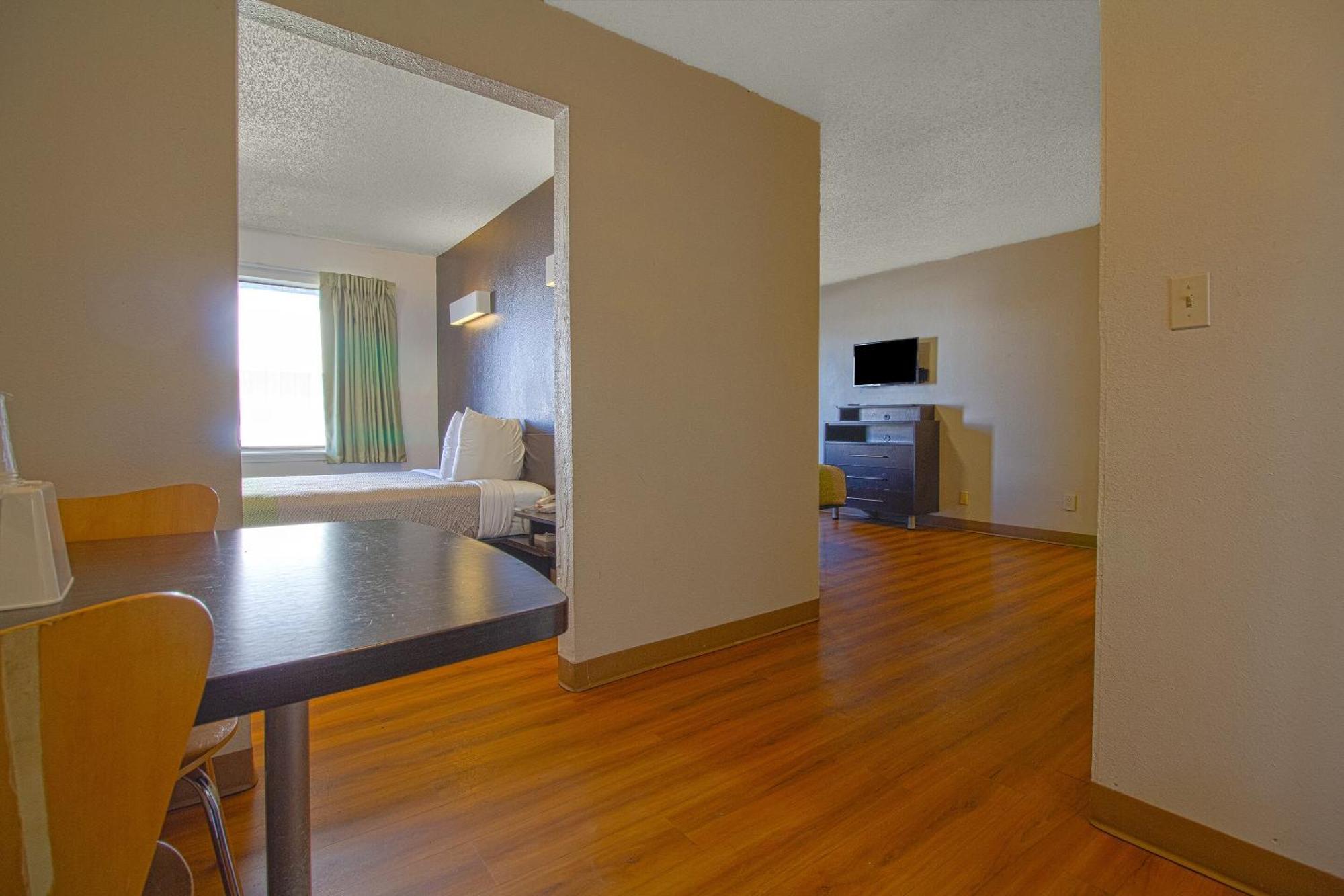 Studio Inn Extended Stay Oklahoma City Airport By Oyo מראה חיצוני תמונה