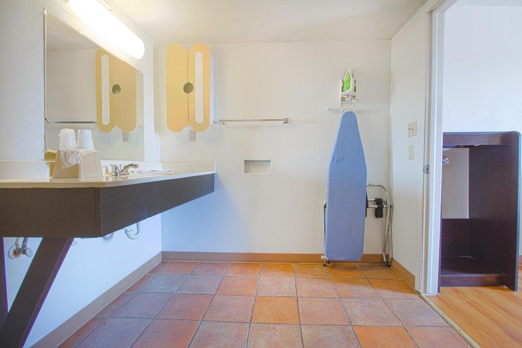 Studio Inn Extended Stay Oklahoma City Airport By Oyo מראה חיצוני תמונה