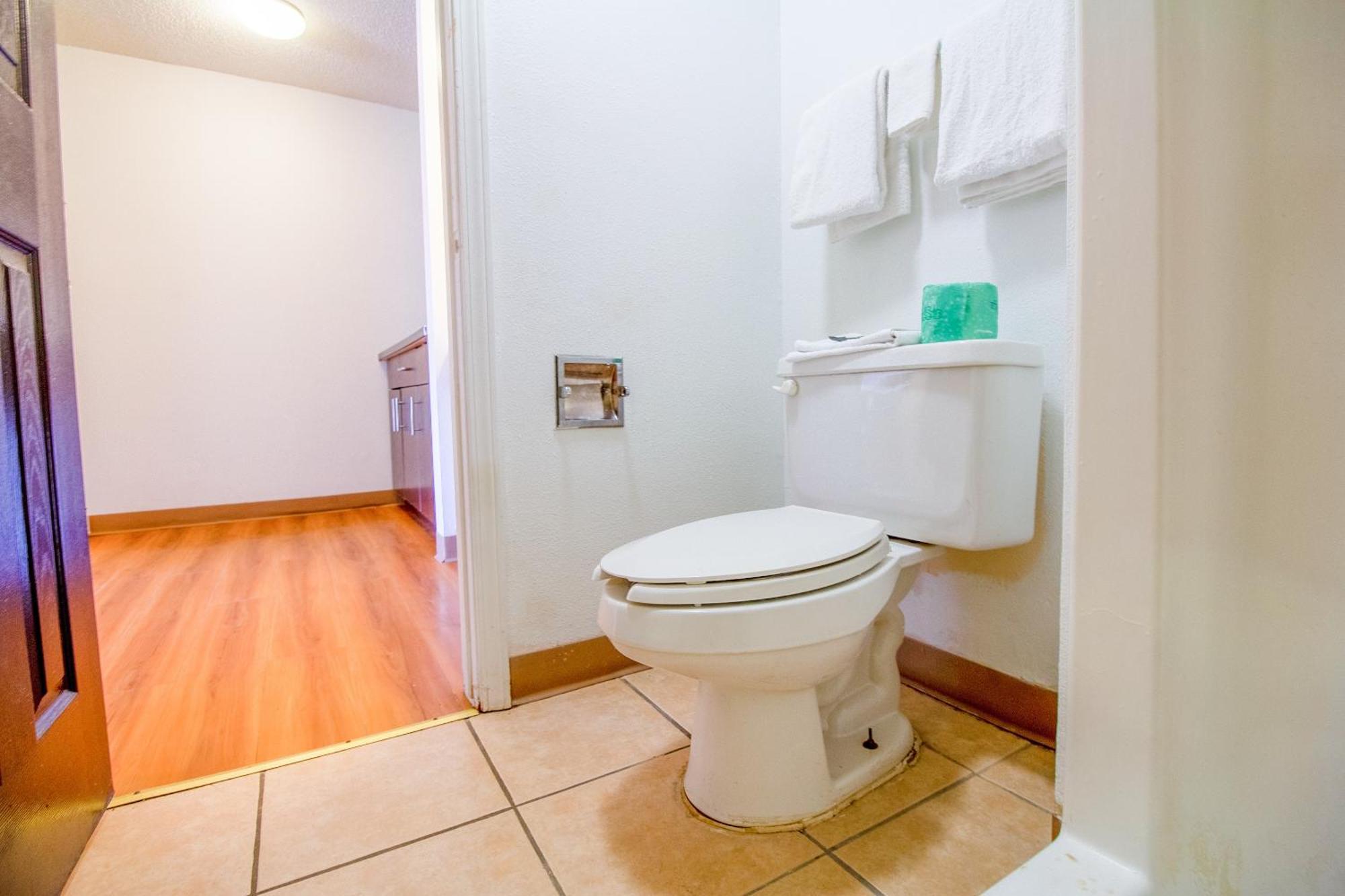 Studio Inn Extended Stay Oklahoma City Airport By Oyo מראה חיצוני תמונה