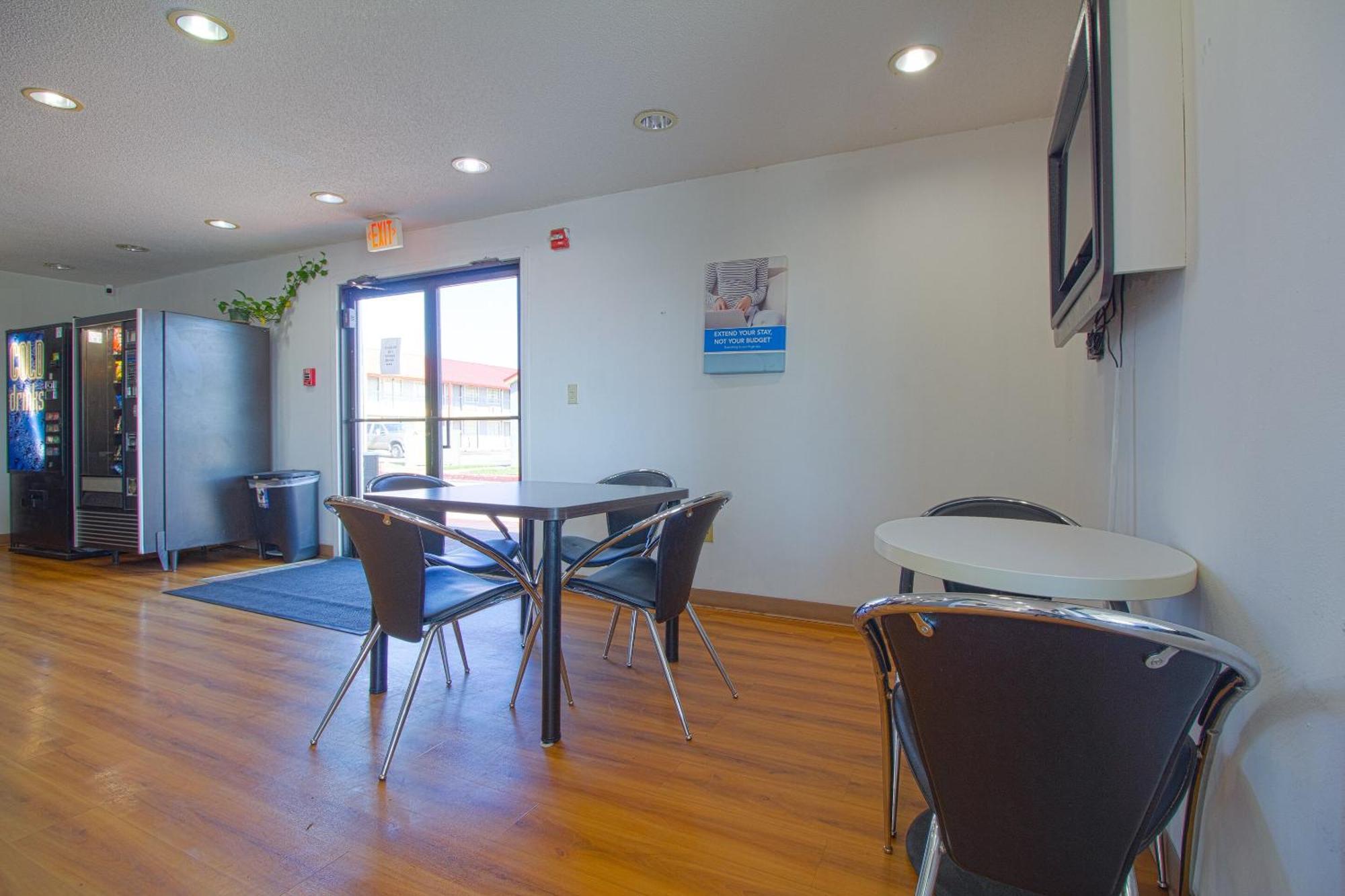 Studio Inn Extended Stay Oklahoma City Airport By Oyo מראה חיצוני תמונה