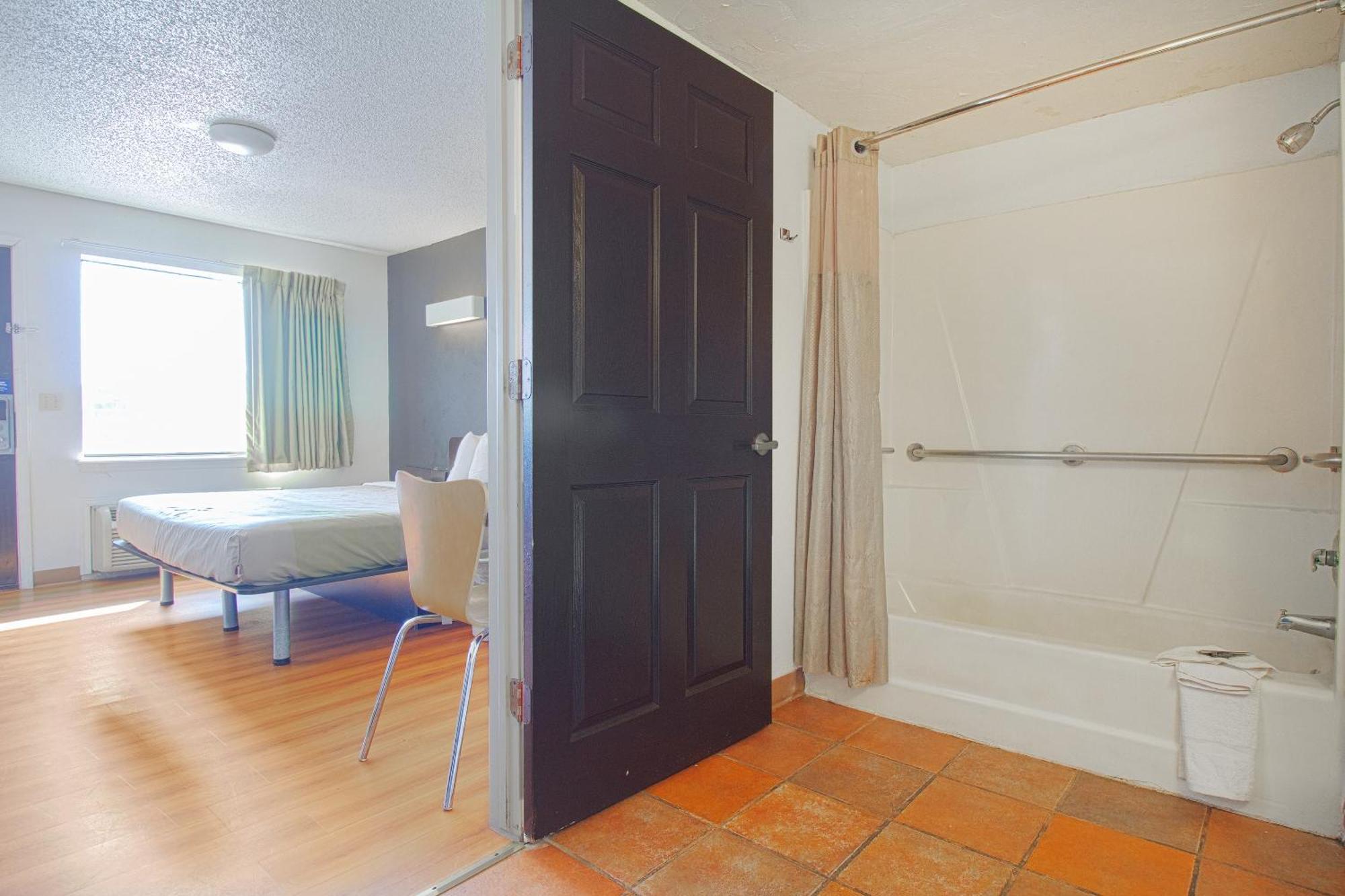 Studio Inn Extended Stay Oklahoma City Airport By Oyo מראה חיצוני תמונה
