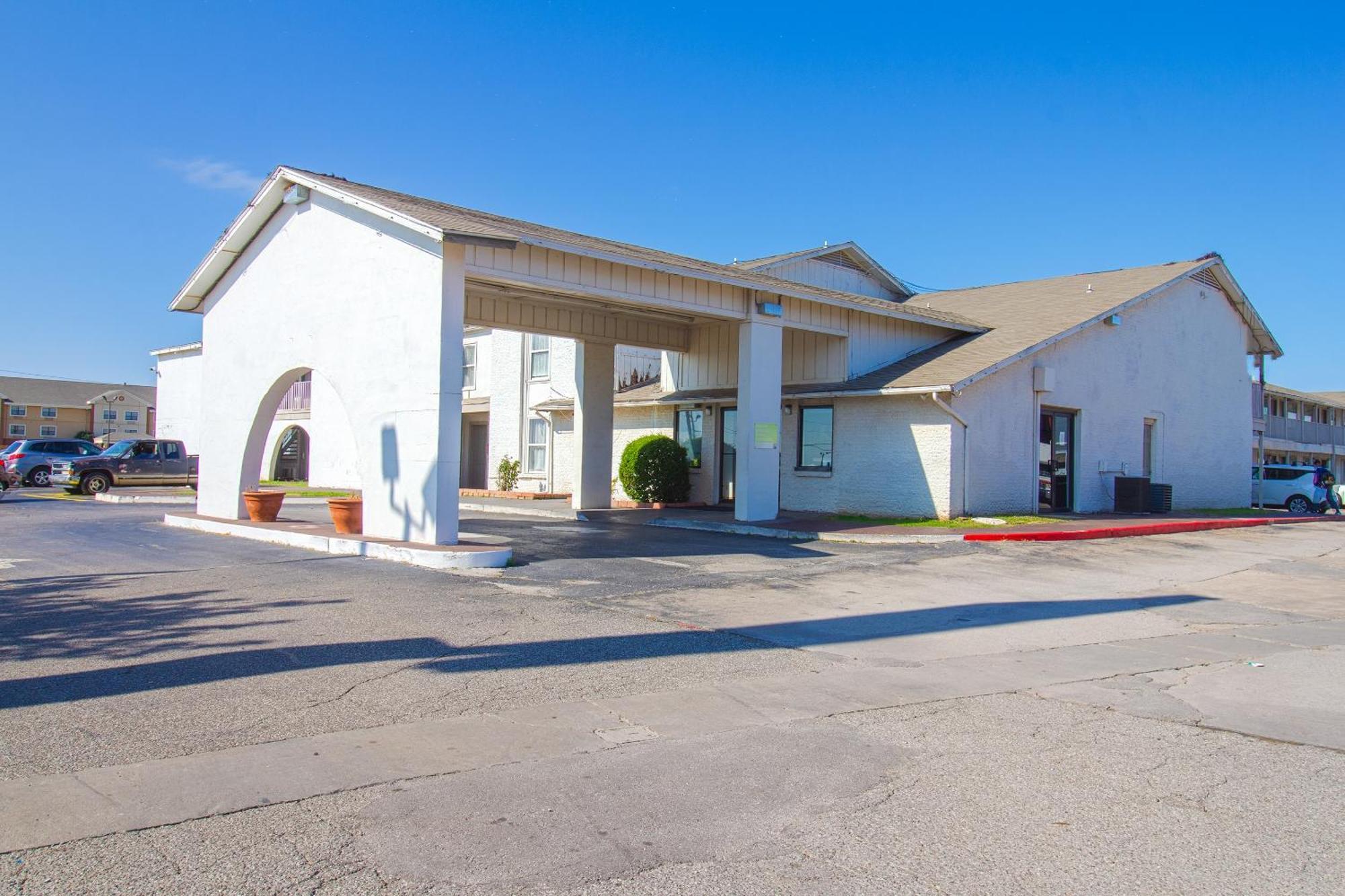 Studio Inn Extended Stay Oklahoma City Airport By Oyo מראה חיצוני תמונה