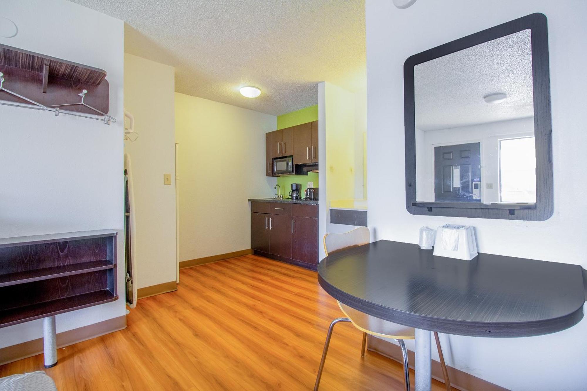 Studio Inn Extended Stay Oklahoma City Airport By Oyo מראה חיצוני תמונה