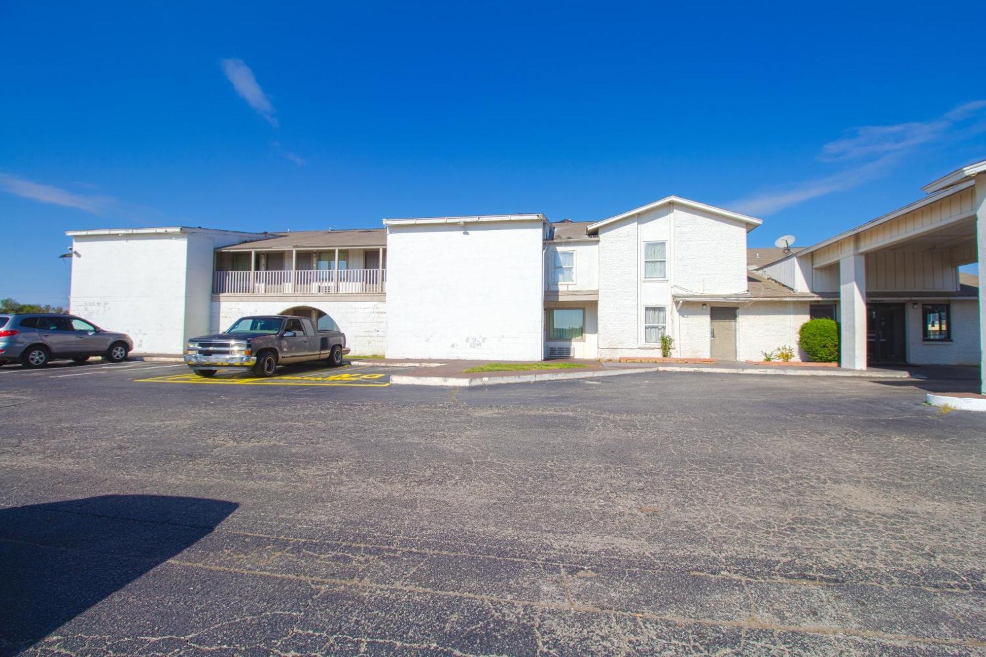 Studio Inn Extended Stay Oklahoma City Airport By Oyo מראה חיצוני תמונה